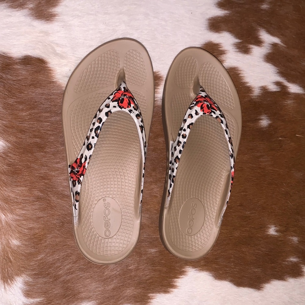 OOFOS Oolala limited edition